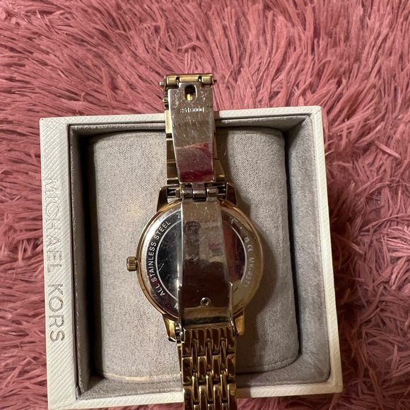 Michael Kors Watch- Melissa stainless steel gold logo MK4371. - Picture 5 of 10